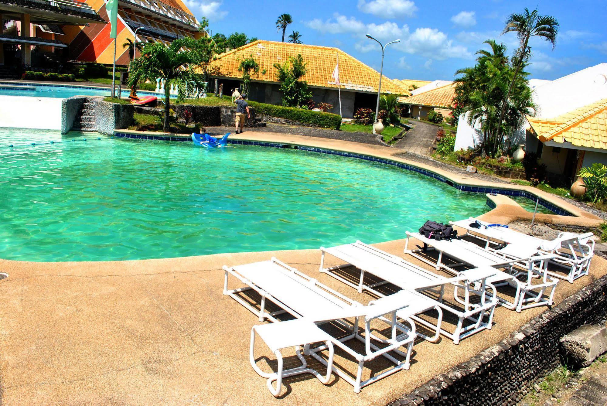 Leyte Park Resort Hotel Tacloban Exterior foto